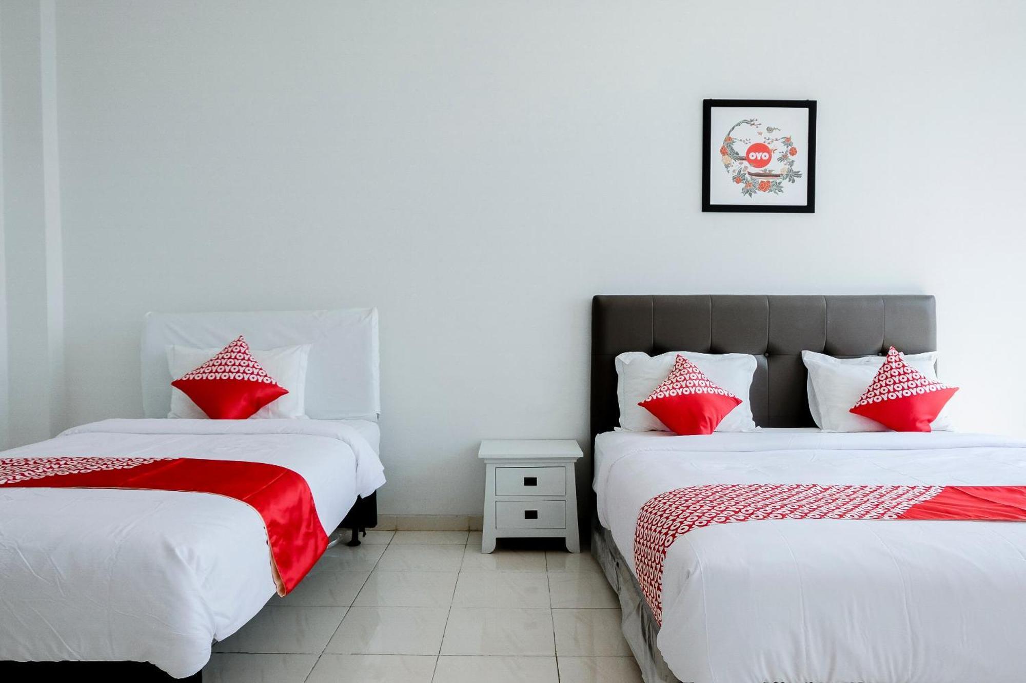 Oyo 1194 Villa Bukit Panderman Residence Batu  Extérieur photo