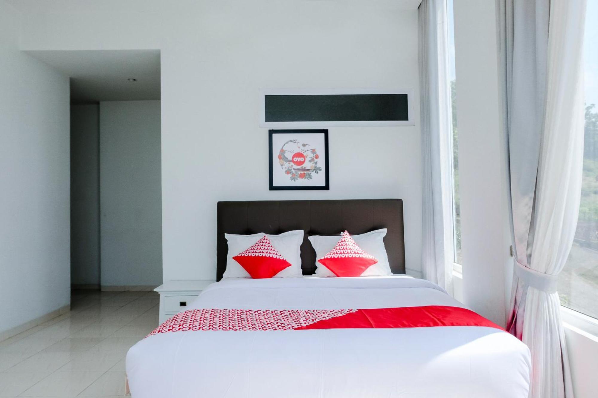Oyo 1194 Villa Bukit Panderman Residence Batu  Extérieur photo