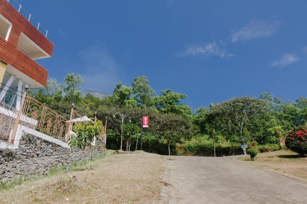 Oyo 1194 Villa Bukit Panderman Residence Batu  Extérieur photo