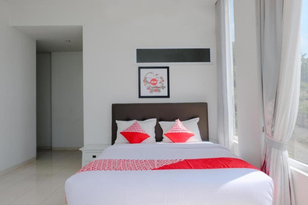 Oyo 1194 Villa Bukit Panderman Residence Batu  Extérieur photo