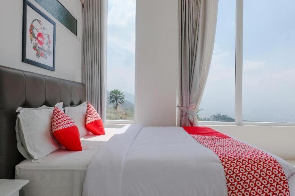 Oyo 1194 Villa Bukit Panderman Residence Batu  Extérieur photo