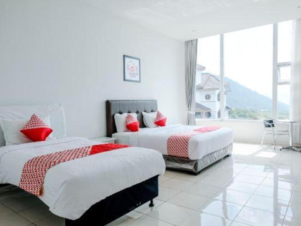 Oyo 1194 Villa Bukit Panderman Residence Batu  Extérieur photo