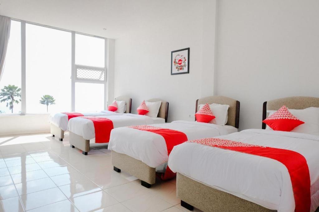 Oyo 1194 Villa Bukit Panderman Residence Batu  Extérieur photo