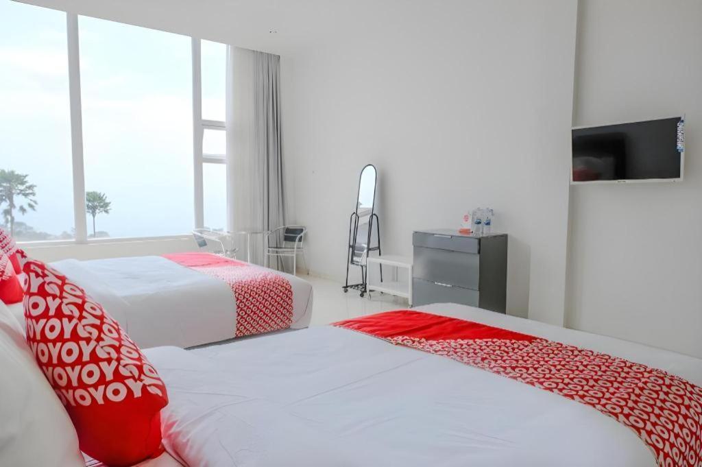 Oyo 1194 Villa Bukit Panderman Residence Batu  Extérieur photo