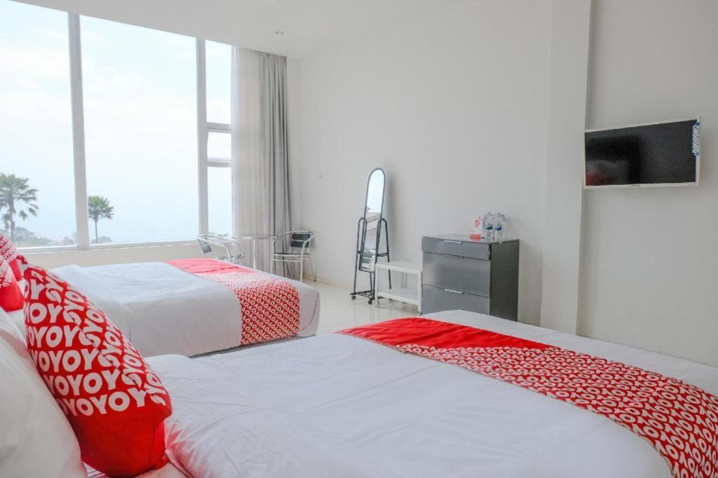 Oyo 1194 Villa Bukit Panderman Residence Batu  Extérieur photo
